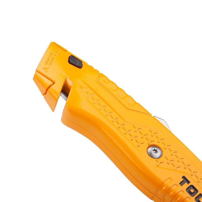 Close-up detail of the integrated string and twine cutter feature on the Tolsen professional utility knife.