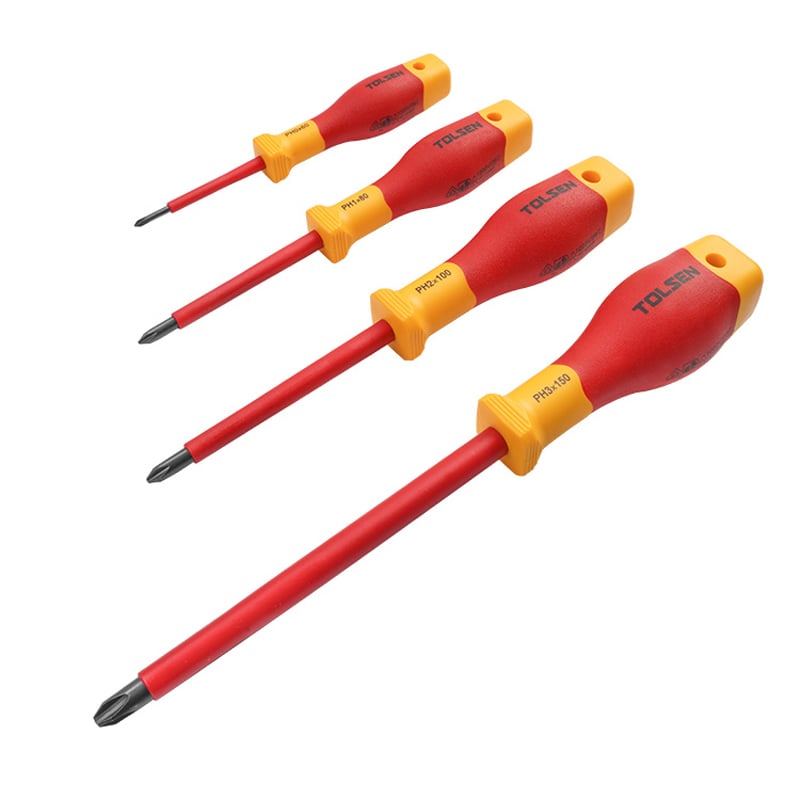 4Pcs Insulated phillips screwdrivers from the Tolsen 15Pcs Hand Tools Set