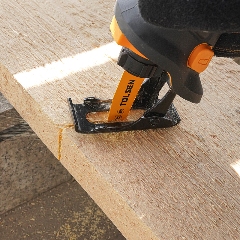 Using Tolsen 20V Brushless Cordless Reciprocating Saw to cut board