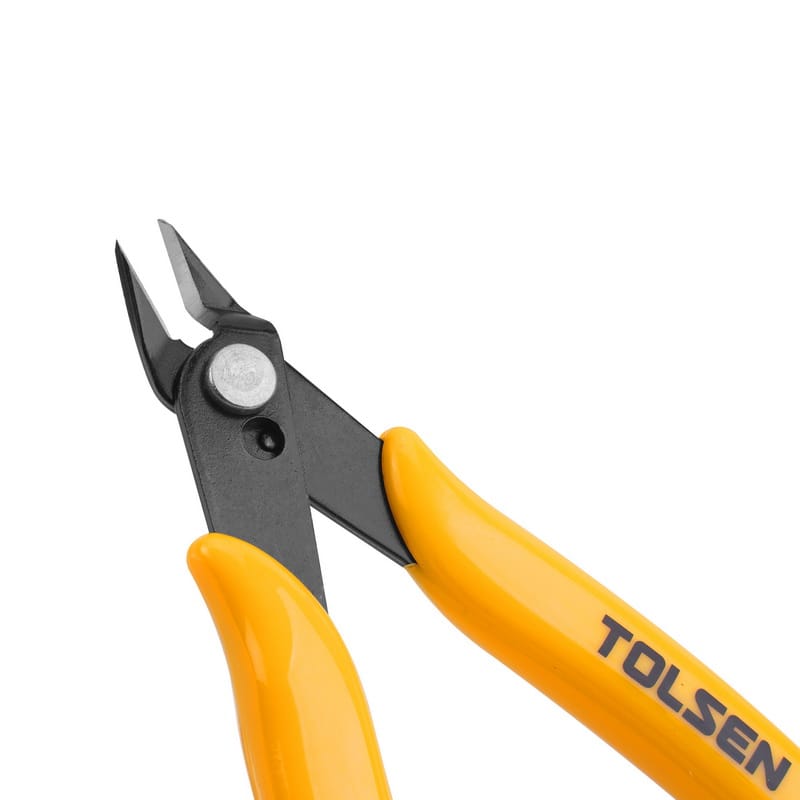 Close-up side profile of the TOLSEN 5-inch flush cutter head, highlighting the flat ground edge designed for clean and close cuts.